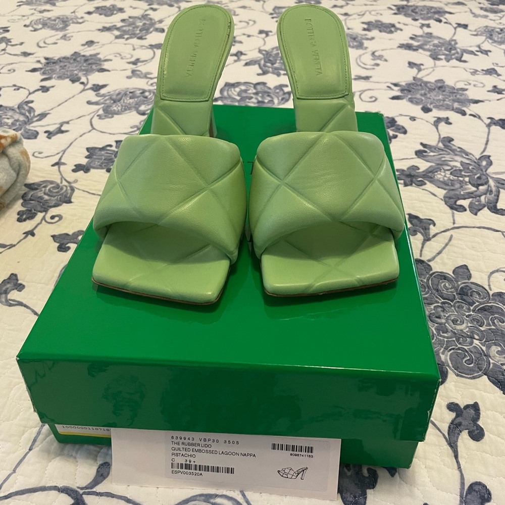 Bottega Veneta Rubber Lido sandal